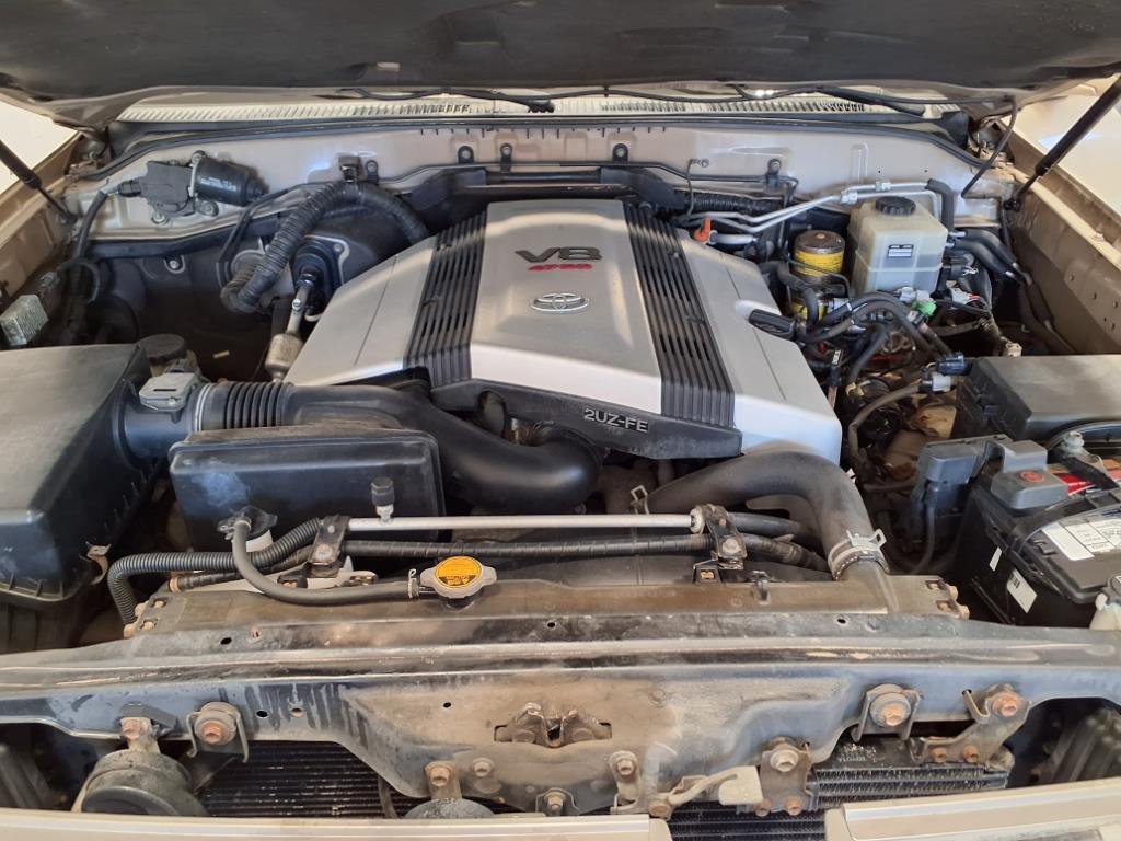 2003 Toyota Land Cruiser Image 22
