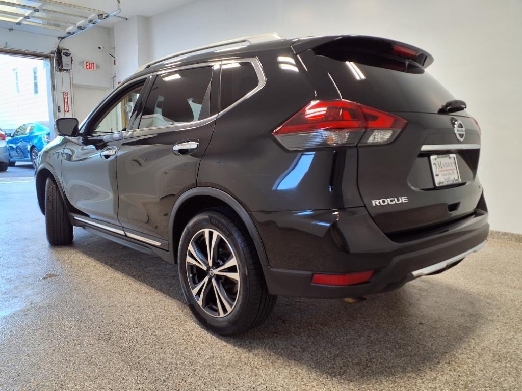 2018 Nissan Rogue Image 2