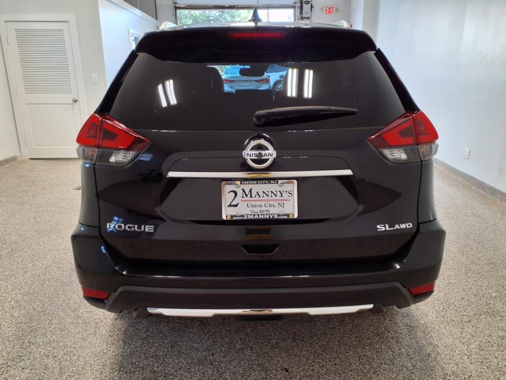 2018 Nissan Rogue Image 3