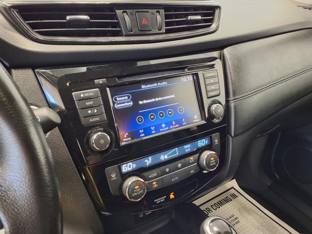 2018 Nissan Rogue Image 16