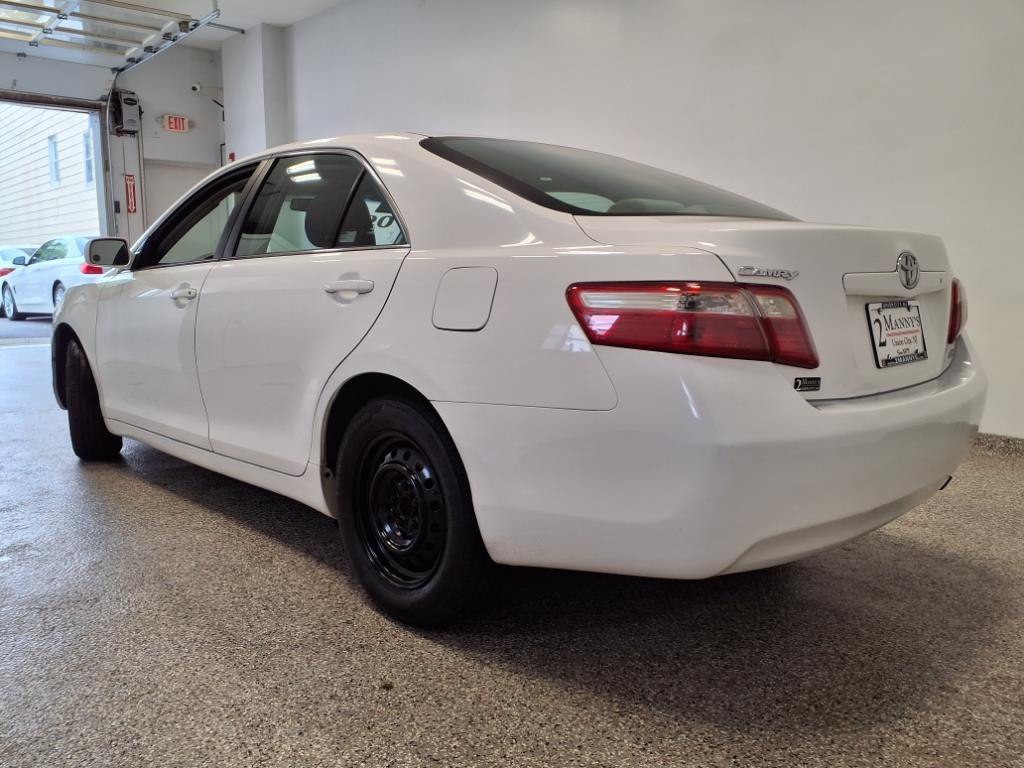 2009 Toyota Camry Image 2