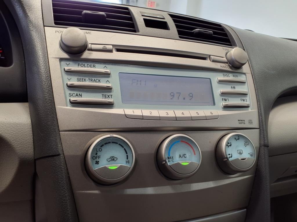 2009 Toyota Camry Image 17