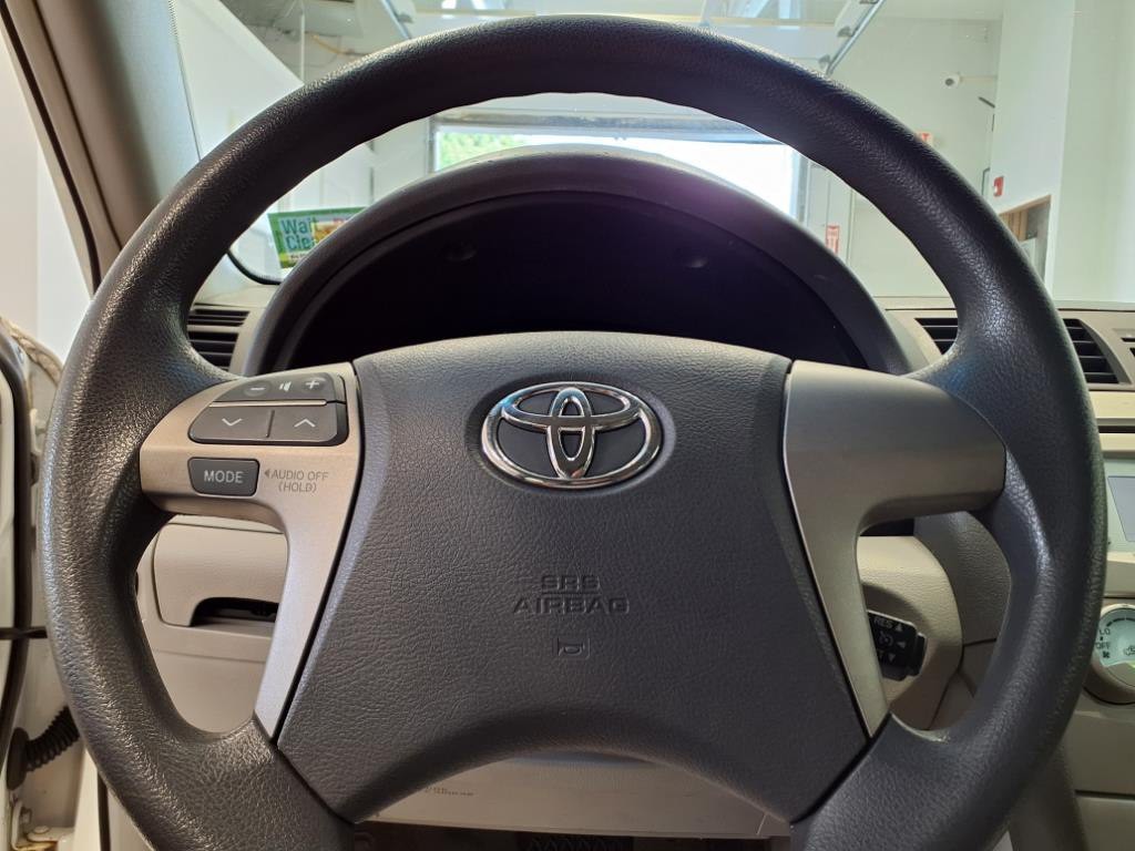 2009 Toyota Camry Image 18