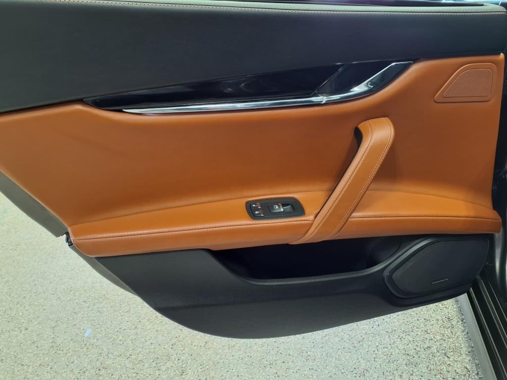 2017 Maserati Quattroporte Image 10