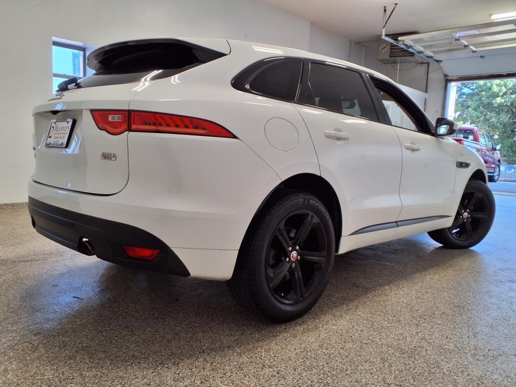2020 Jaguar F-PACE Image 3