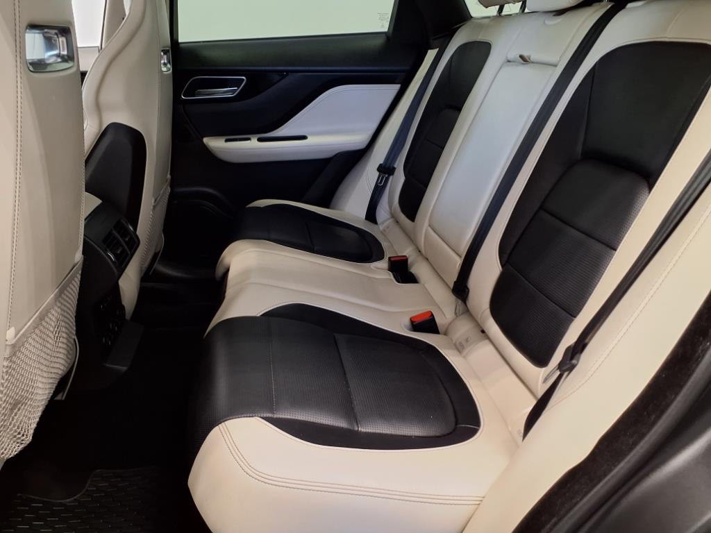 2020 Jaguar F-PACE Image 9