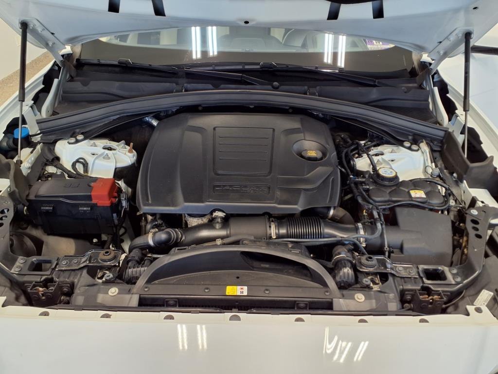2020 Jaguar F-PACE Image 22