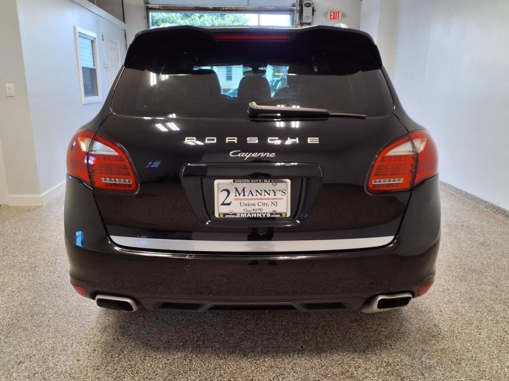 2011 Porsche Cayenne Image 3