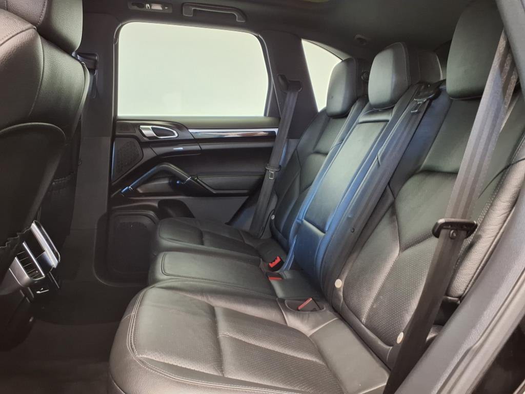2011 Porsche Cayenne Image 10