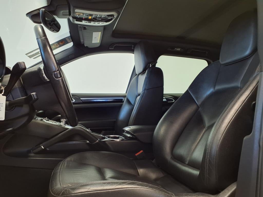 2011 Porsche Cayenne Image 15