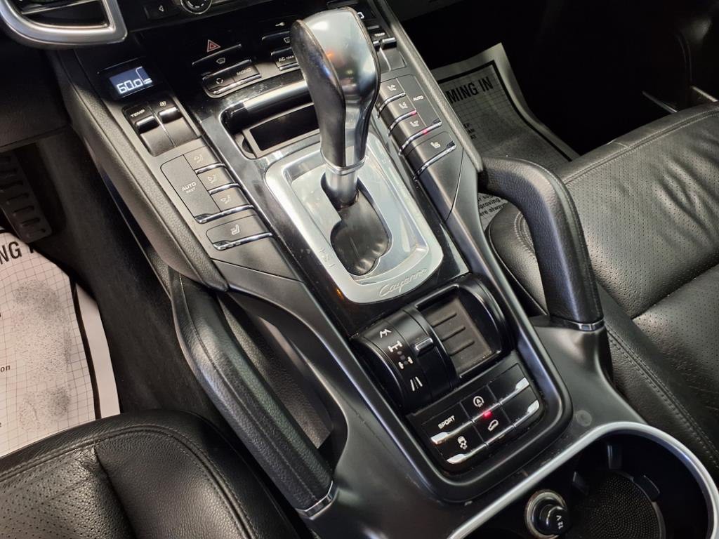 2011 Porsche Cayenne Image 17