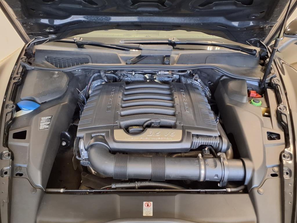 2011 Porsche Cayenne Image 22
