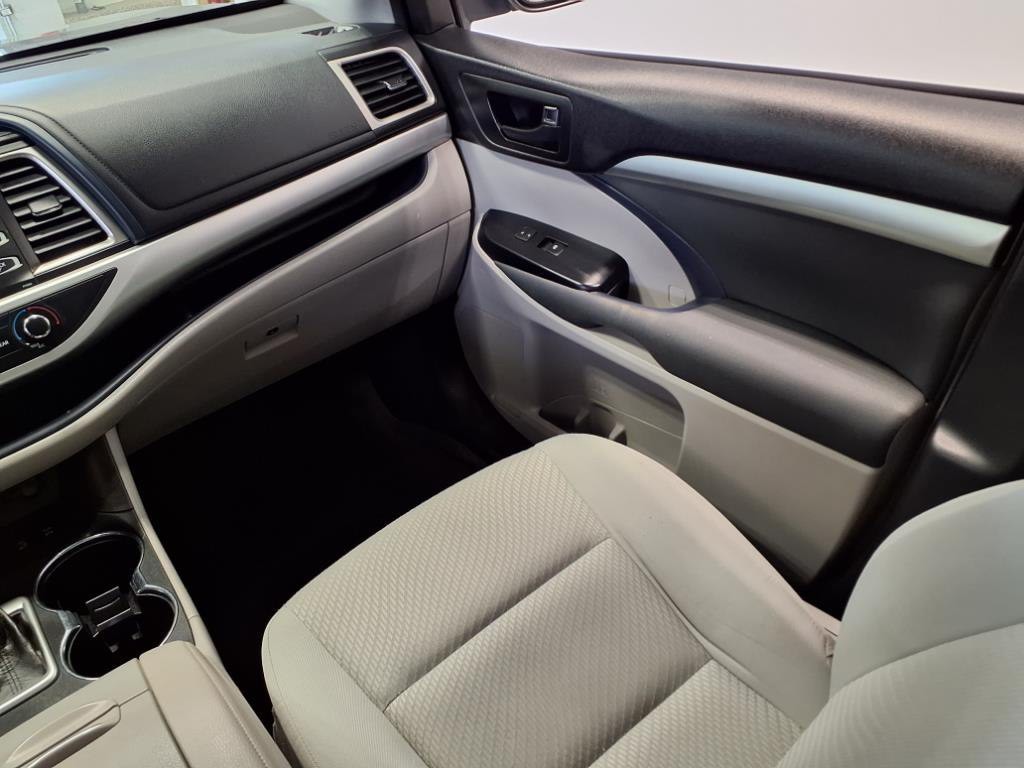 2018 Toyota Highlander Image 12