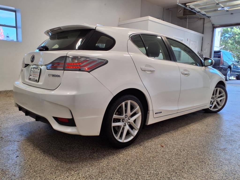 2014 Lexus CT 200h Image 4