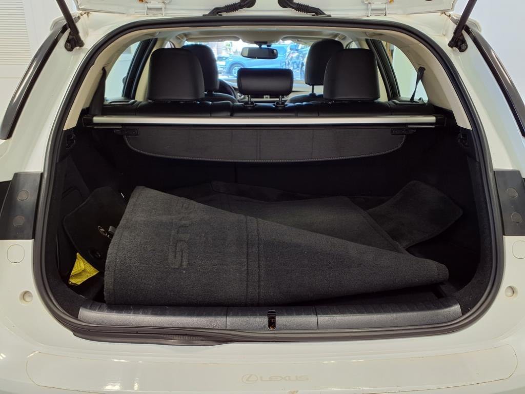 2014 Lexus CT 200h Image 8