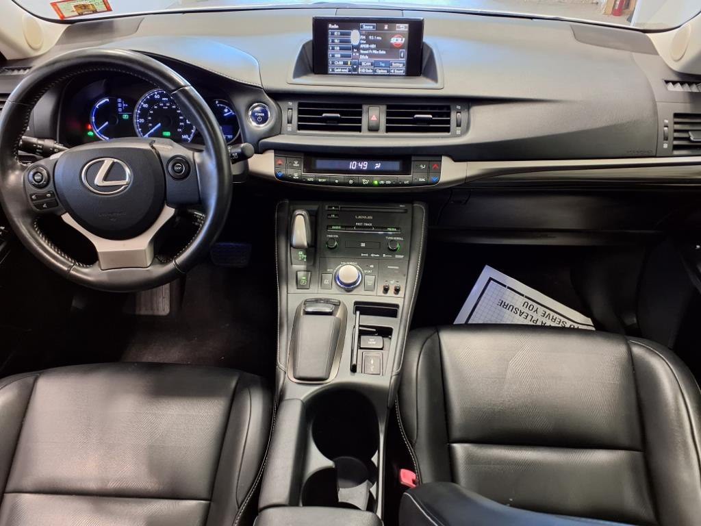 2014 Lexus CT 200h Image 11