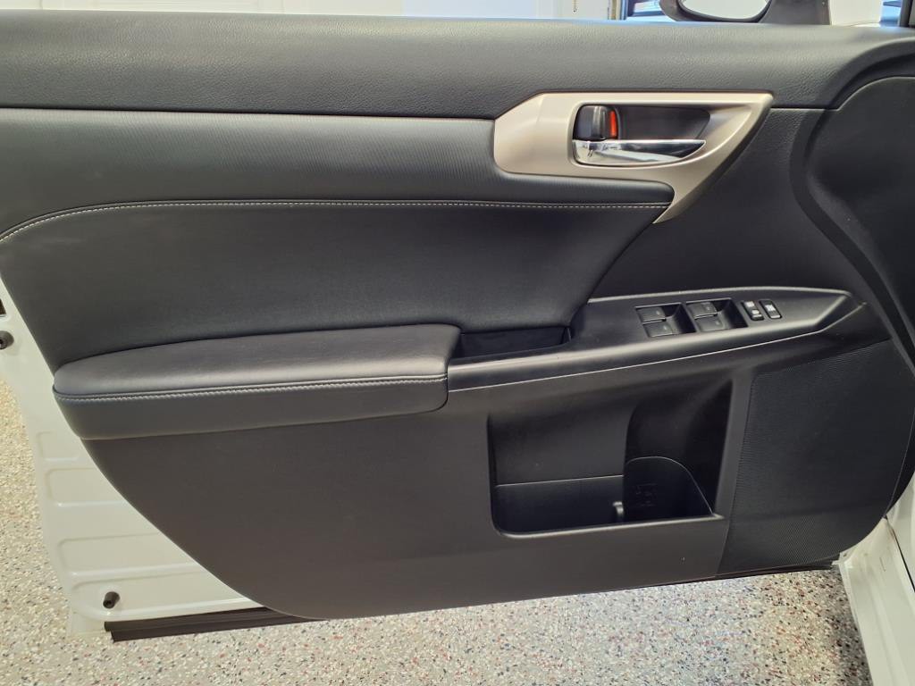 2014 Lexus CT 200h Image 13