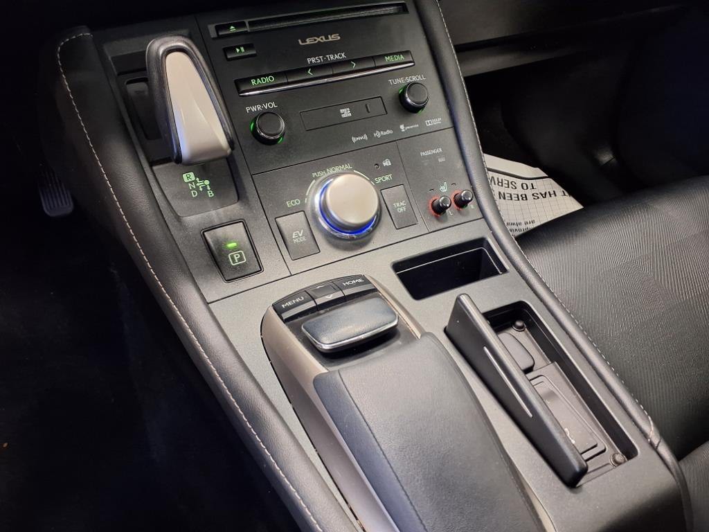 2014 Lexus CT 200h Image 18