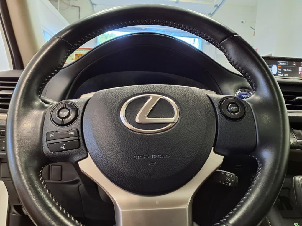 2014 Lexus CT 200h Image 20