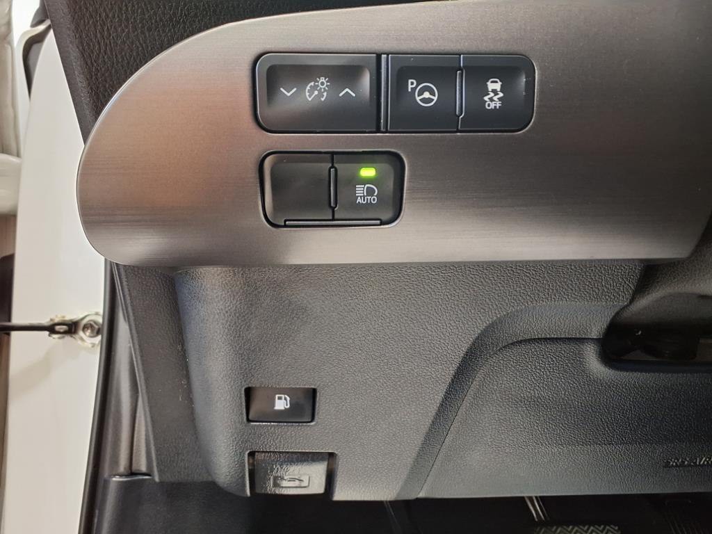 2021 Toyota Prius Image 15
