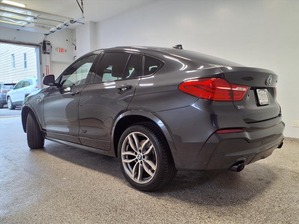 2018 BMW X4 Image 2