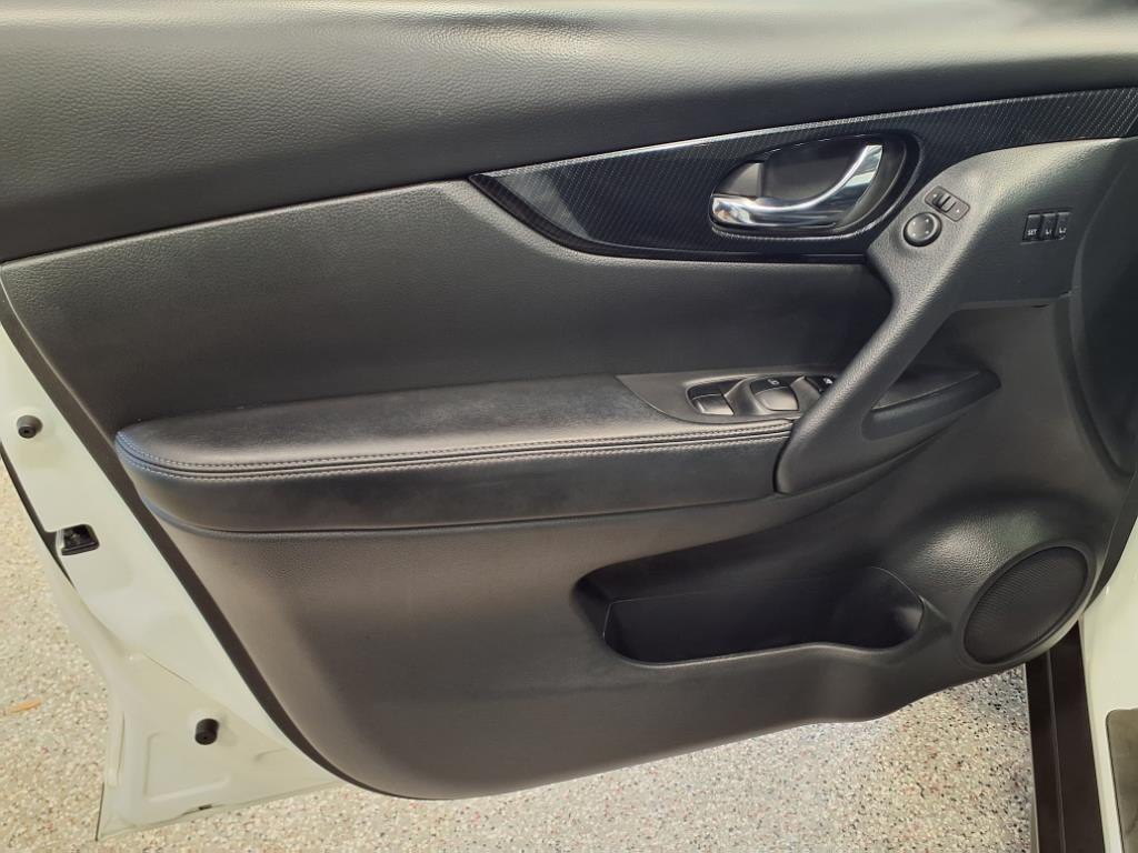 2019 Nissan Rogue Image 12