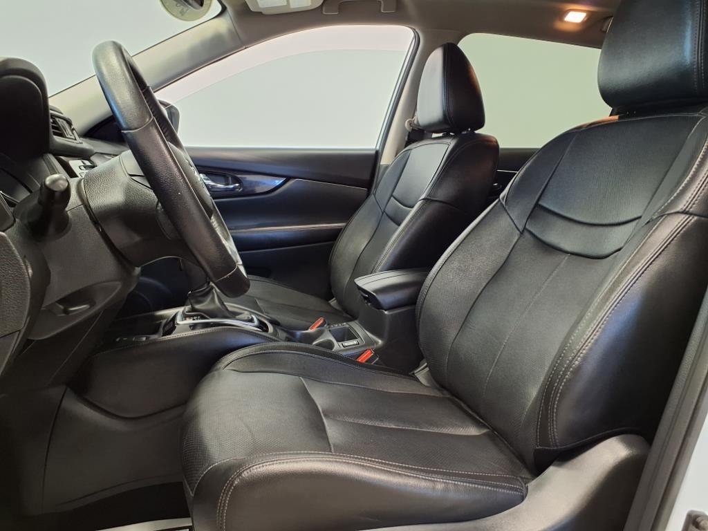 2019 Nissan Rogue Image 14