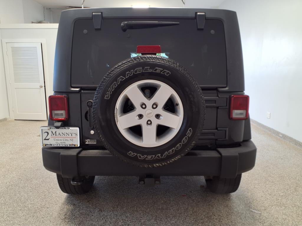 2013 Jeep Wrangler Unlimited Image 3