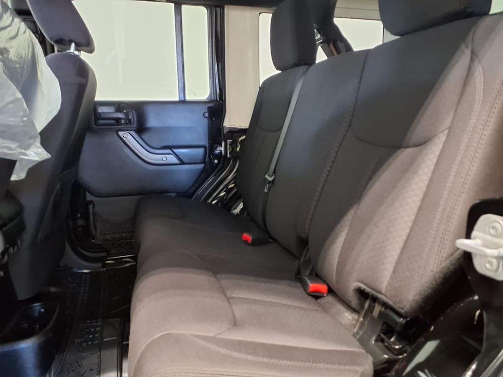 2013 Jeep Wrangler Unlimited Image 10