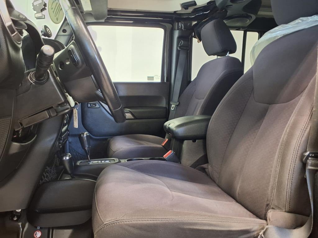 2013 Jeep Wrangler Unlimited Image 14