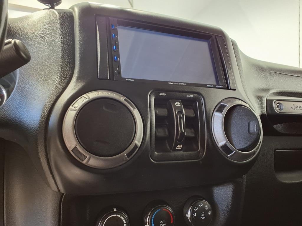 2013 Jeep Wrangler Unlimited Image 17