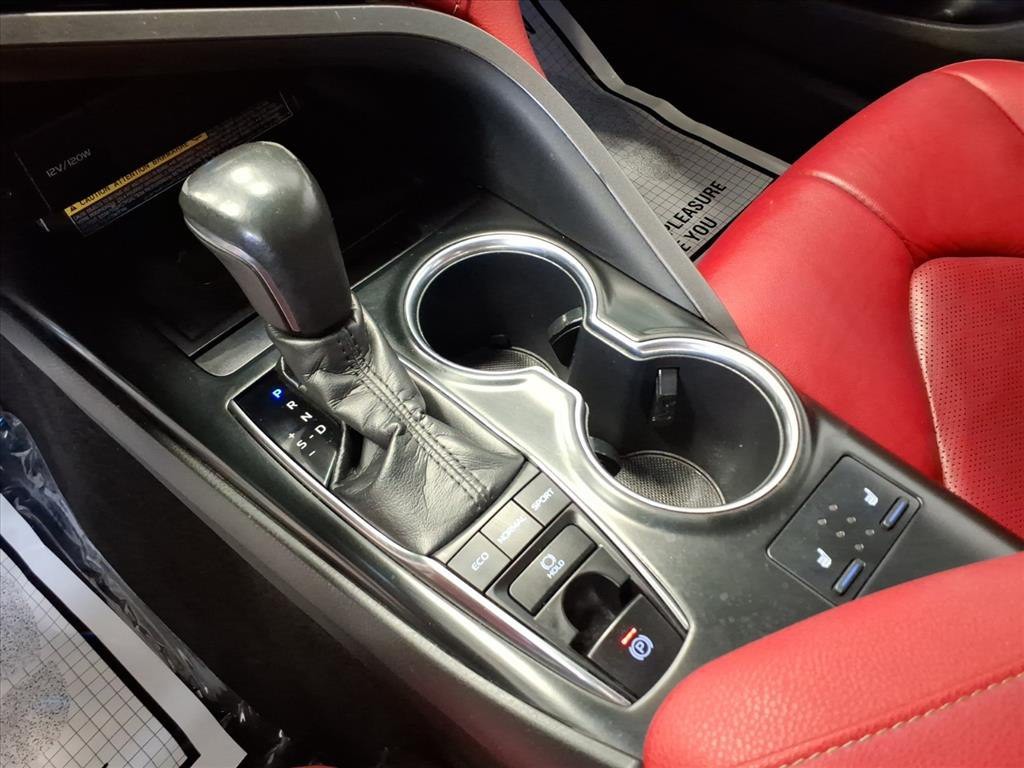 2019 Toyota Camry Image 16