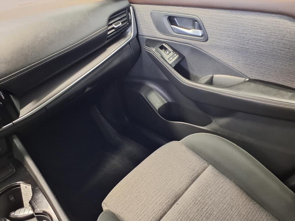 2021 Nissan Rogue Image 12