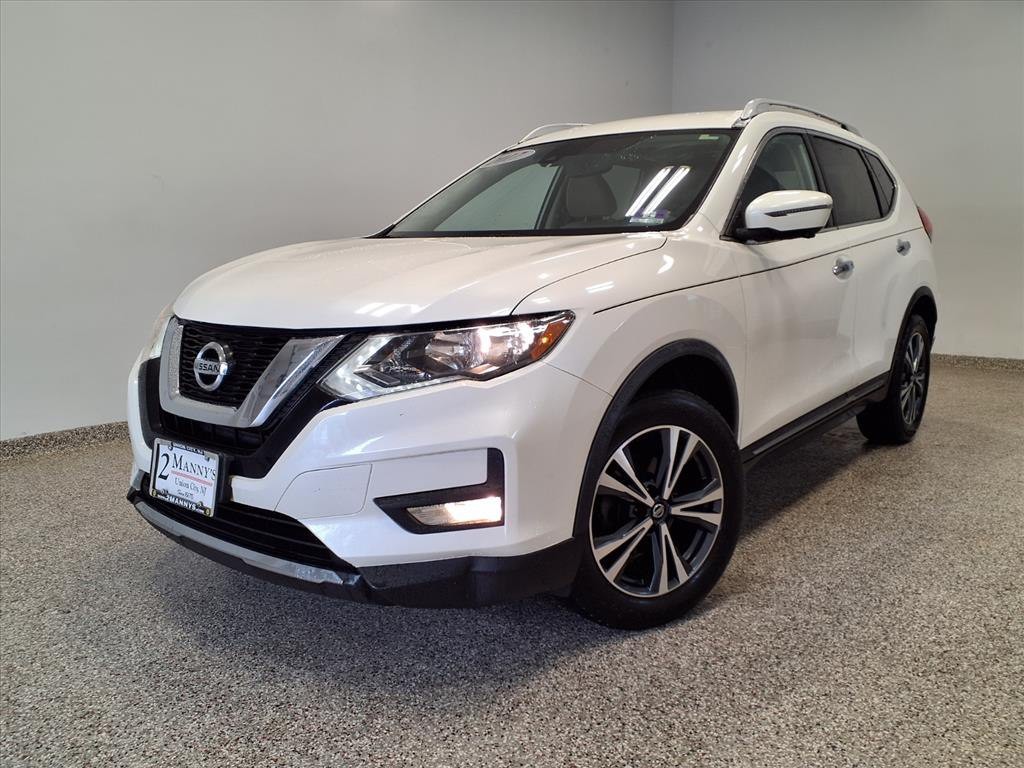2017 Nissan Rogue Image 1