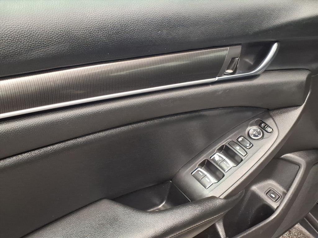 2019 Honda Accord Image 10