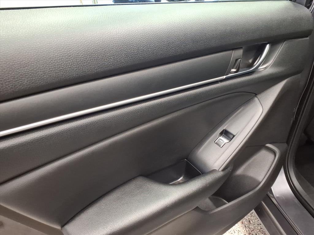 2019 Honda Accord Image 14