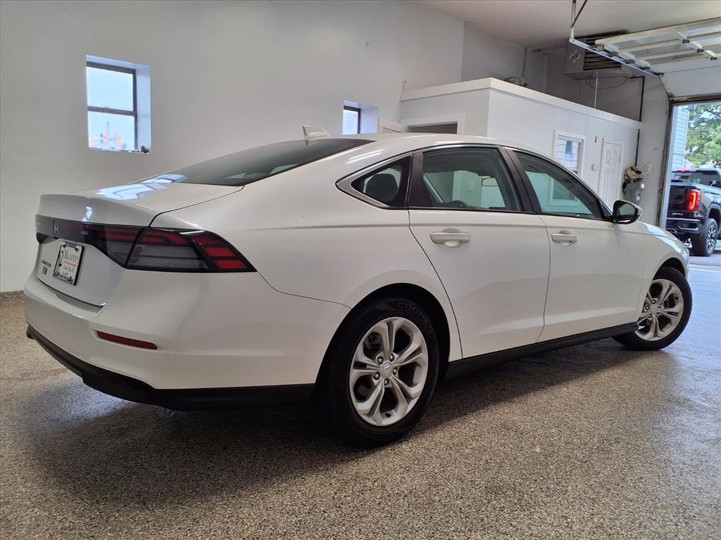 2023 Honda Accord Image 3