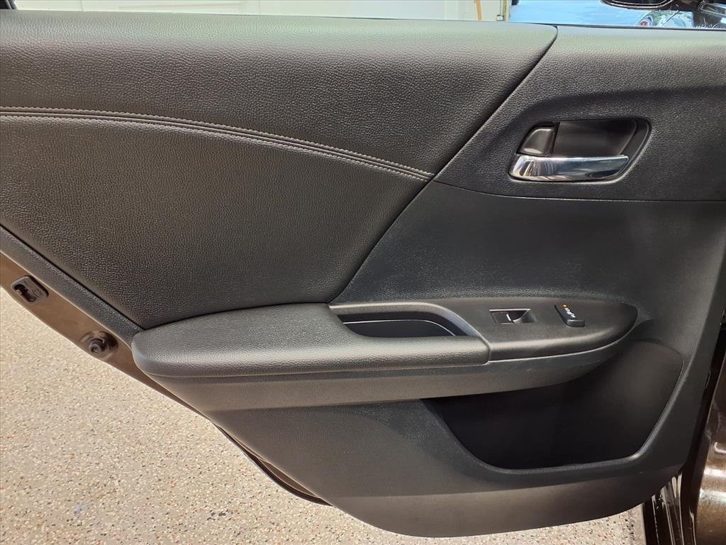 2016 Honda Accord Image 8
