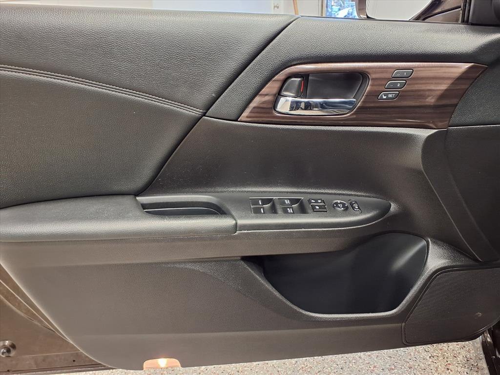 2016 Honda Accord Image 11