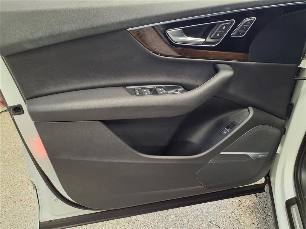 2017 Audi Q7 Image 11