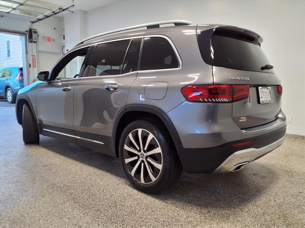 2021 Mercedes-Benz GLB Image 2