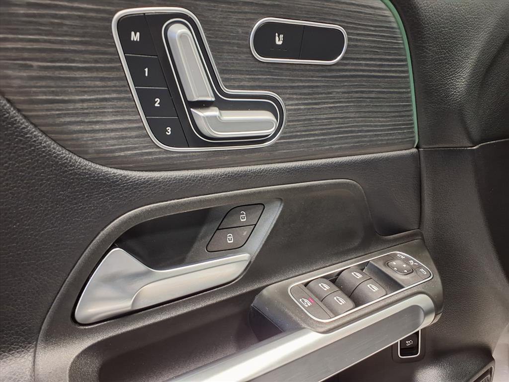 2021 Mercedes-Benz GLB Image 13