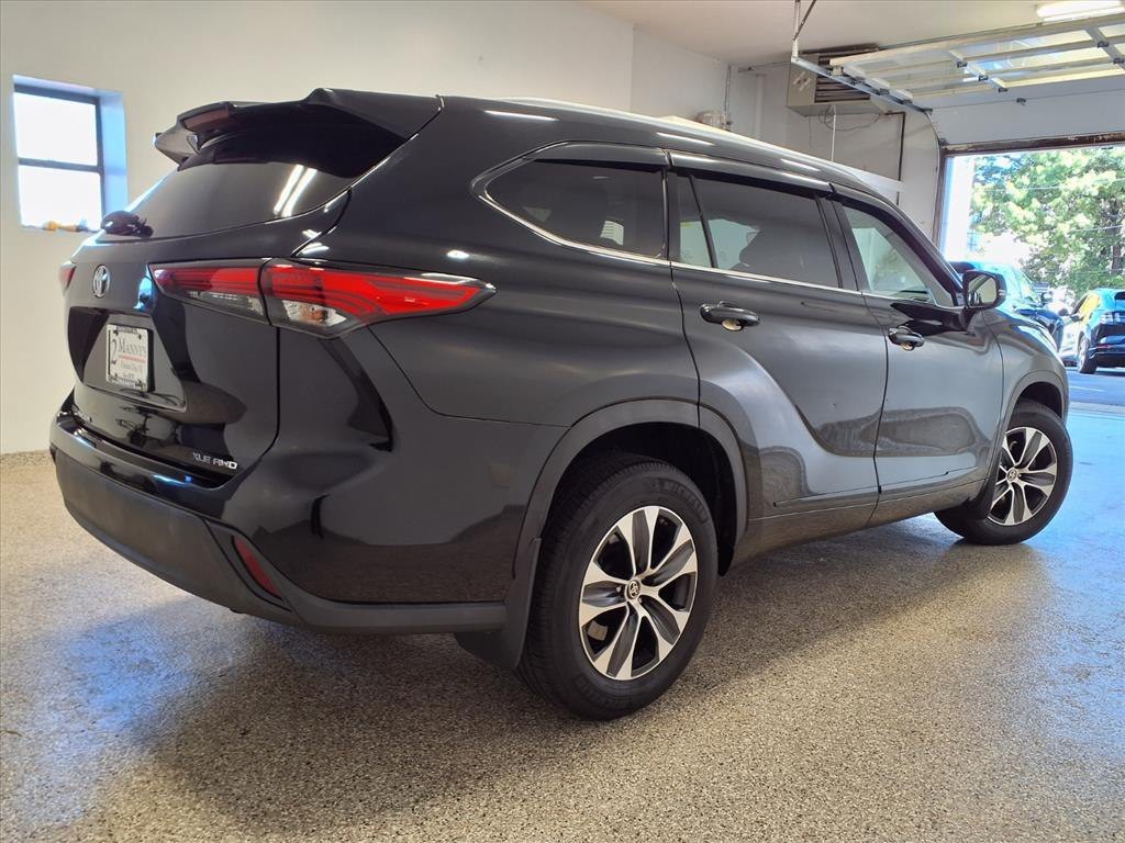 2021 Toyota Highlander Image 3