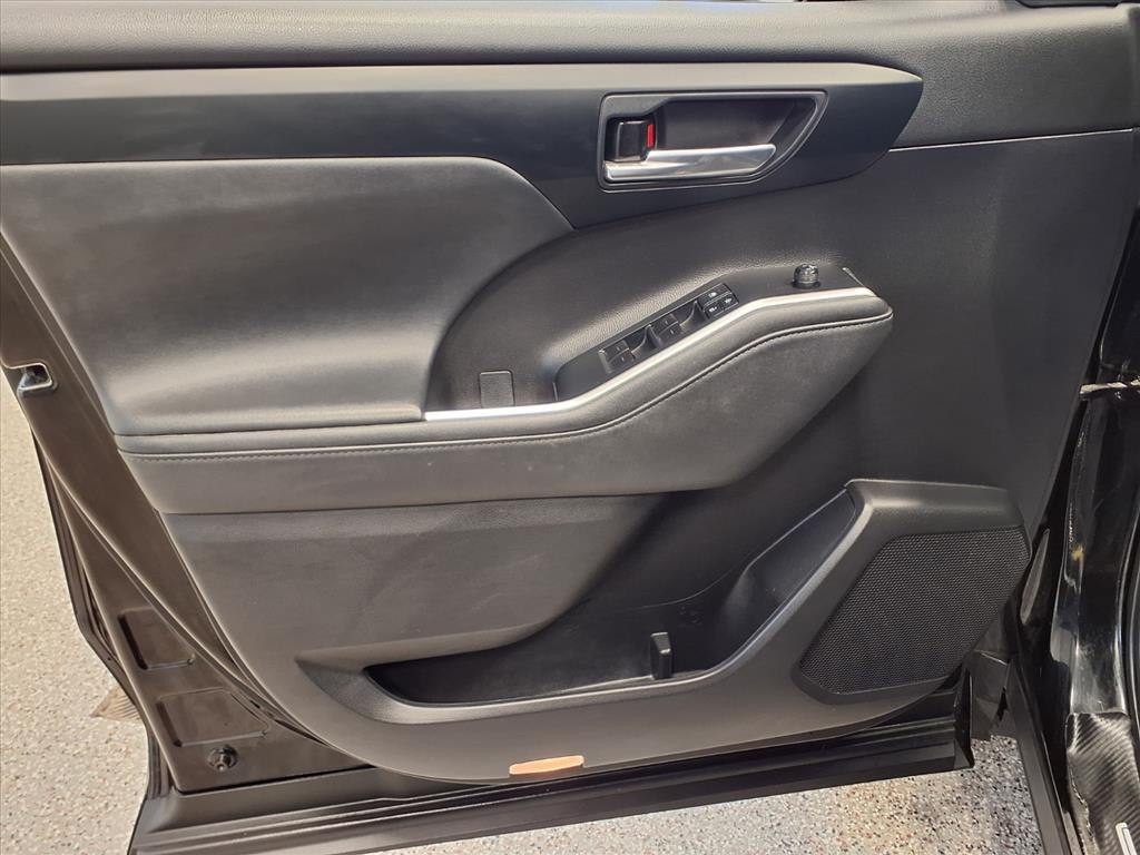 2021 Toyota Highlander Image 12