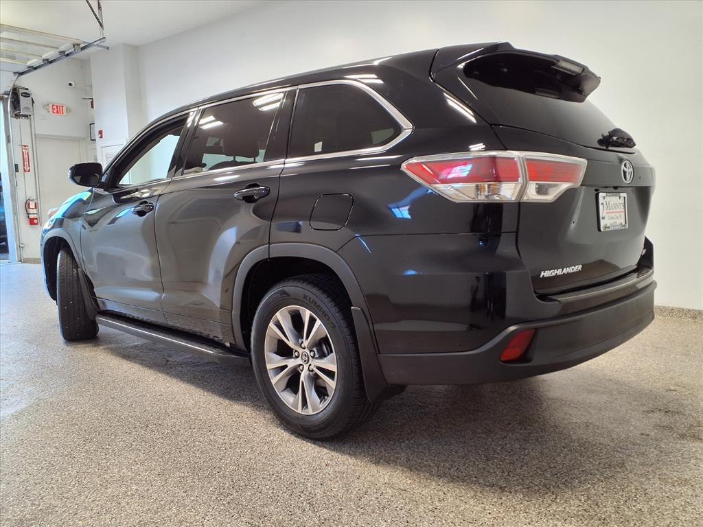 2016 Toyota Highlander Image 2