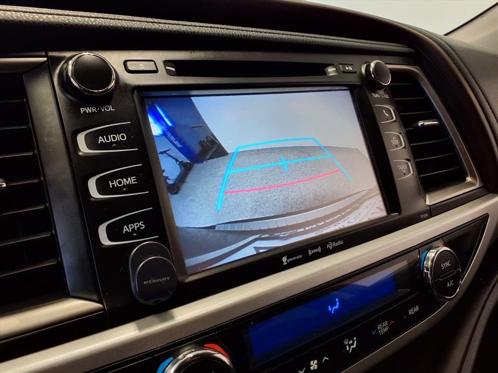 2016 Toyota Highlander Image 16