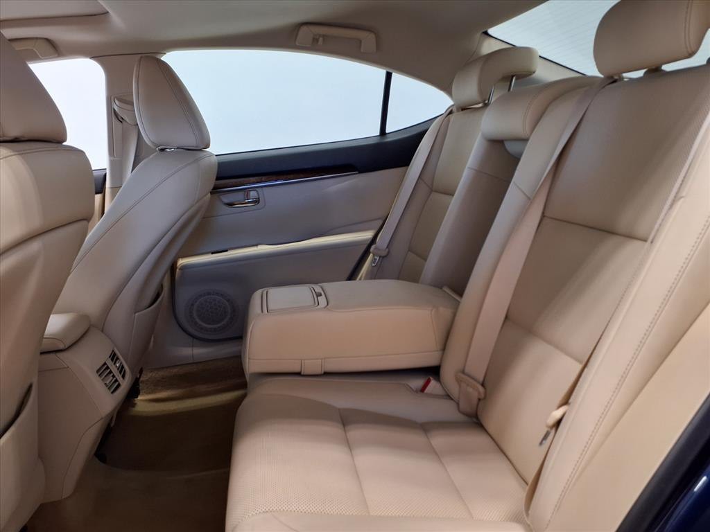 2015 Lexus ES 350 Image 9