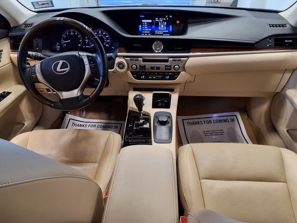 2015 Lexus ES 350 Image 10
