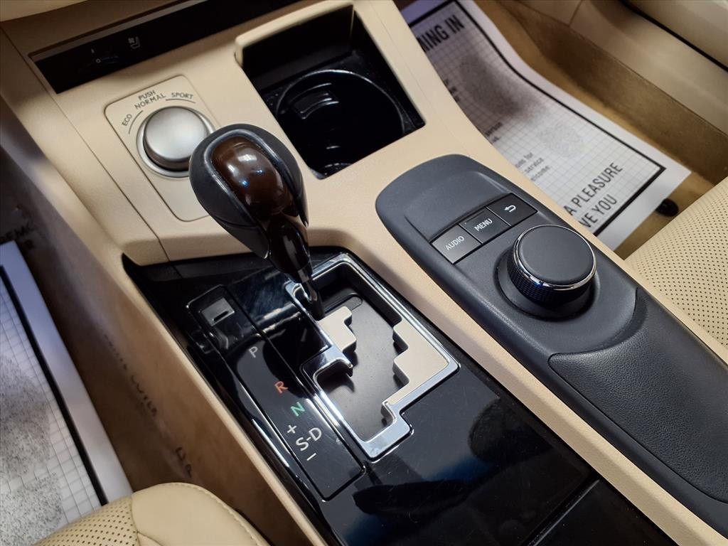 2015 Lexus ES 350 Image 14