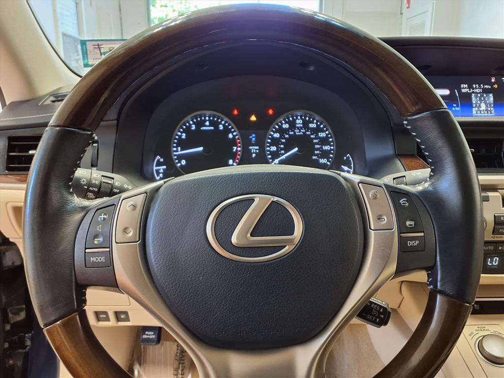 2015 Lexus ES 350 Image 18